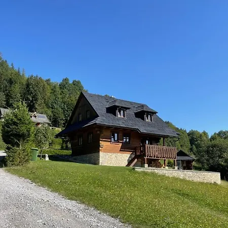 Drevenica Cakanka A Drevenica Nezabudka * Terchova