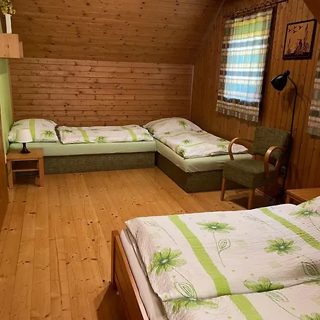 Drevenica Cakanka A Drevenica Nezabudka Terchova