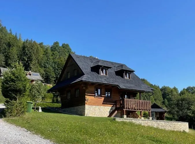 Drevenica Cakanka A Drevenica Nezabudka * Terchová