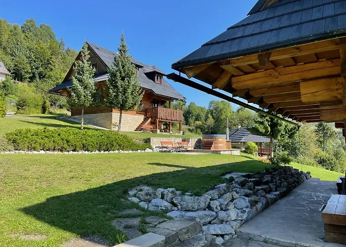 Drevenica Cakanka A Drevenica Nezabudka * Terchová